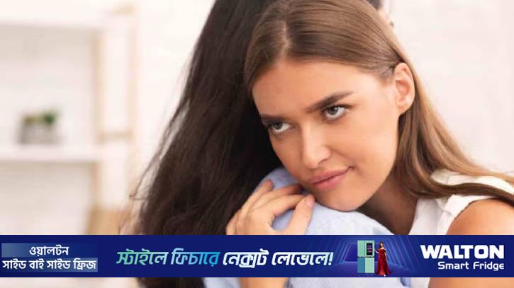 ফেক মানুষের ৪টি লক্ষণ: চিনবেন কীভাবে?