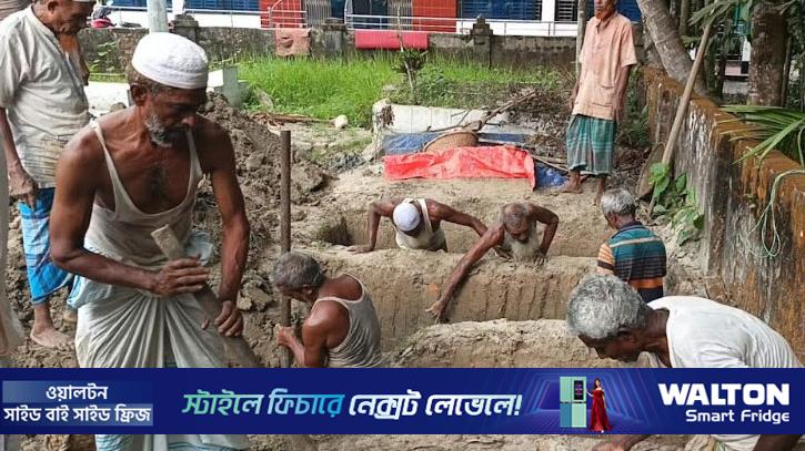 পাশাপাশি কবরে শায়িত হলো একই পরিবারের ৪ জন