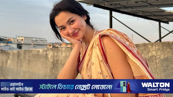 ঈদে শাড়িতে হানিয়া, হতাশ ভক্তরা