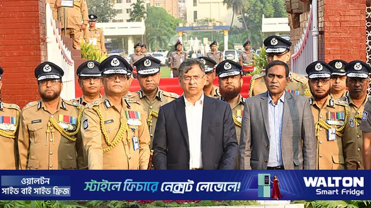 শহীদ পুলিশ সদস্যদের প্রতি স্বরাষ্ট্রমন্ত্রী ও আইজিপির শ্রদ্ধা