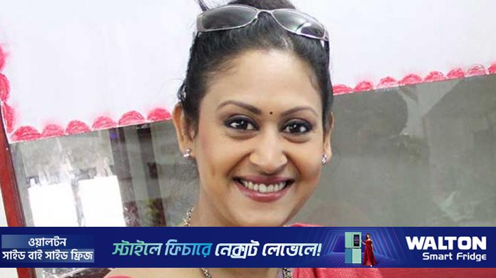 আড়াল ভেঙে ইন্দ্রাণী বললেন, আমি ফুরিয়ে যাইনি