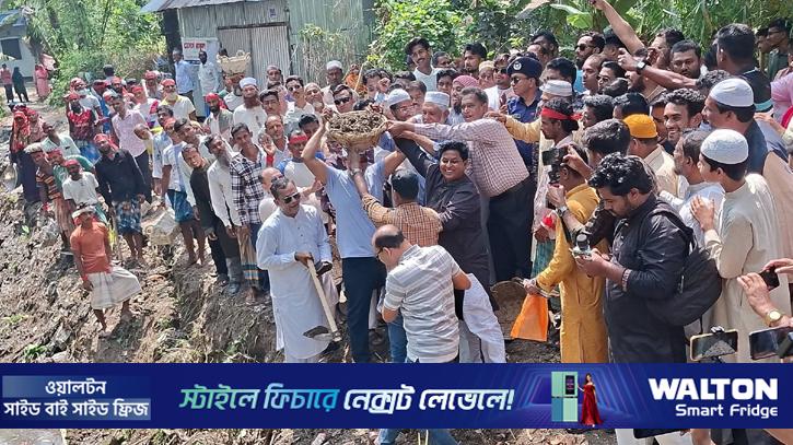 সরকার দক্ষ জনগোষ্ঠী গড়ে তুলতে চায়: চিফ হুইপ