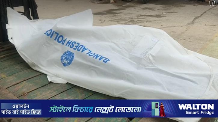 সড়কে পড়ে ছিল নারী ও বৃদ্ধের লাশ