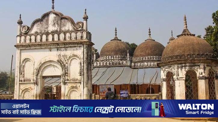 মসজিদের টাকা নিয়ে ফেরত দিলেন জামায়াত নেতাকর্মীরা