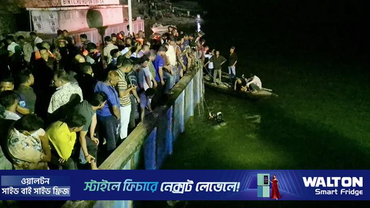 পদ্মায় বাসডুবি: দুই নারীর লাশ উদ্ধার