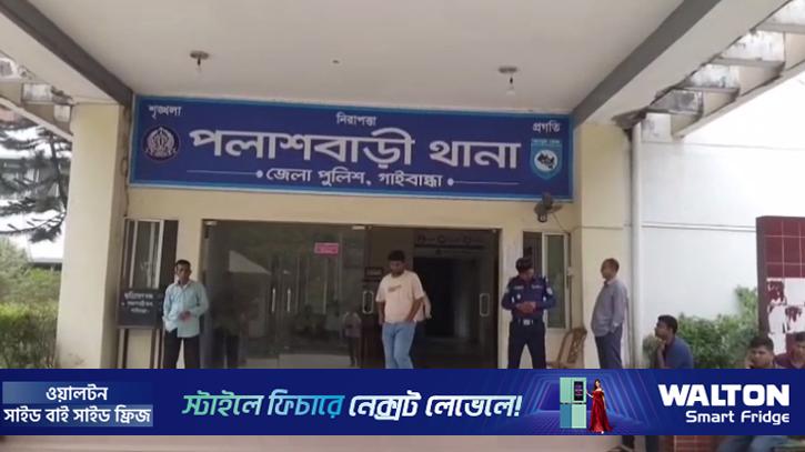 রাস্তার পাশে পড়ে ছিল যুবকের মরদেহ