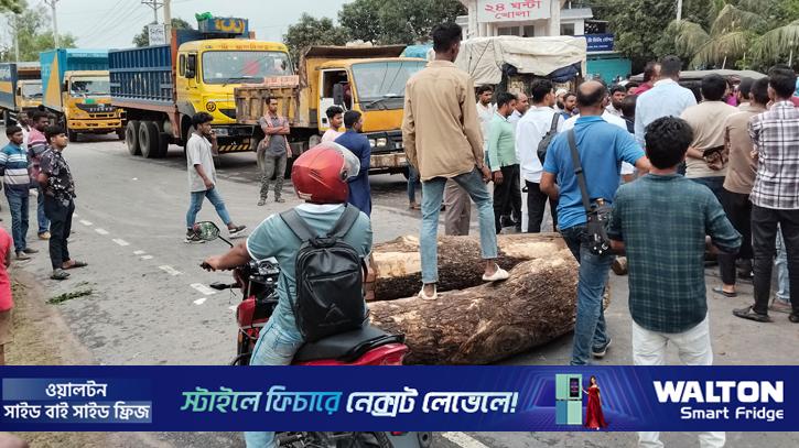 তেল না পেয়ে ঢাকা-খুলনা মহাসড়ক এক ঘণ্টা অবরোধ
