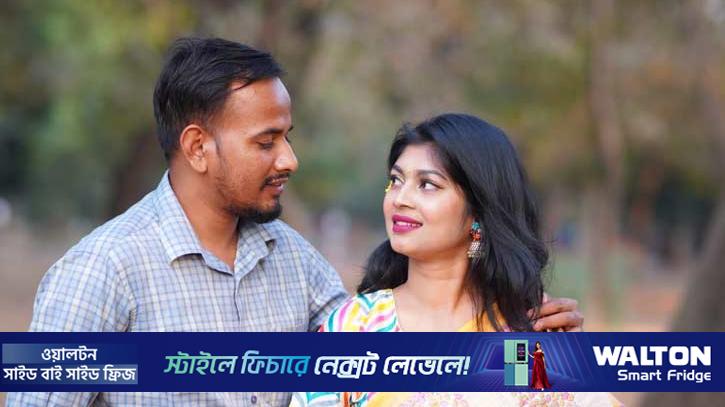 বিয়ের স্বীকৃতির দাবিতে প্রেমিকার বাড়ির সামনে প্রেমিকের অনশন