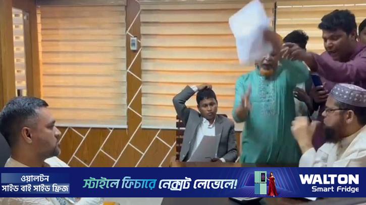 ইউএনও অফিস থেকে নিয়োগ পরীক্ষার কাগজ ছিনিয়ে নিয়েছেন বিএনপি নেতা 