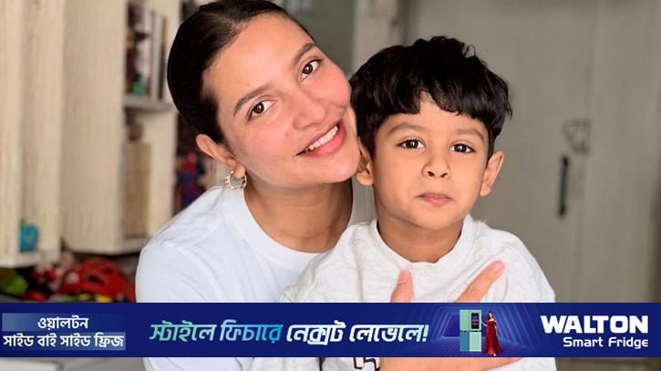 শিশুপুত্রকে নিয়ে দুবাইয়ে আটকা পড়েছেন শুভশ্রী