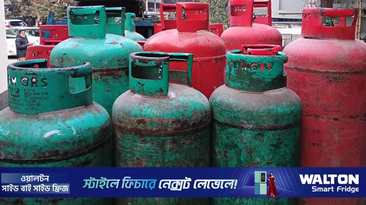 বেশি দামেই কিনতে হচ্ছে এলপিজি সিলিন্ডার