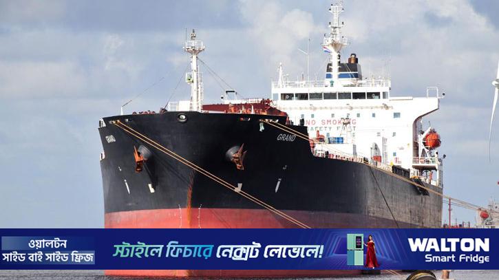 ২৭ হাজার টন ডিজেল নিয়ে চট্টগ্রামে এল ‘পিভিটি সোলানা’