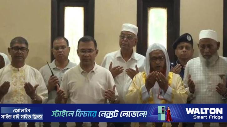 মওলানা ভাসানীর কবর জিয়ারত করলেন প্রধানমন্ত্রী