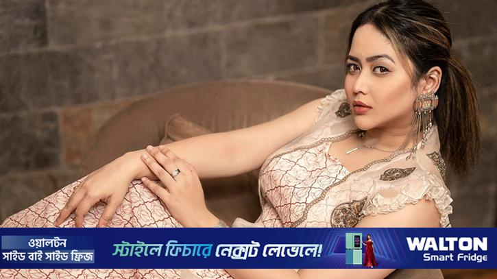 ‘আমার চরিত্রটা সুপারস্টারের স্ত্রীর, যে সুপারস্টার পরকীয়ায় আসক্ত’