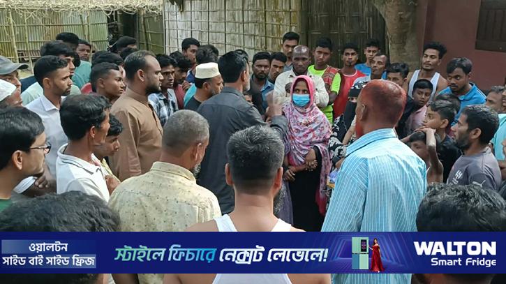 স্ত্রীর স্বীকৃতি ও সন্তানের পিতৃত্বের পরিচয়ের দাবিতে যুবকের বাড়িতে দুই নারী