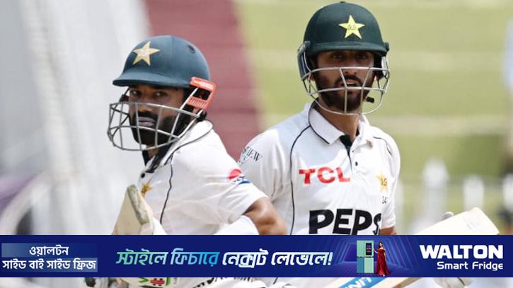 সপ্তম উইকেট হারাল পাকিস্তান