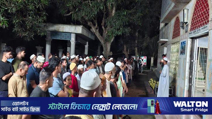 মুন্সীগঞ্জে দাদা-দাদির কবরের পাশে শিশু রামিসাকে দাফন