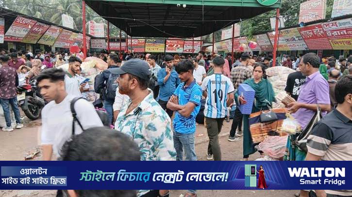 সাভারে সড়কে যানবাহনের লাইন থাকলেও থেমে নেই