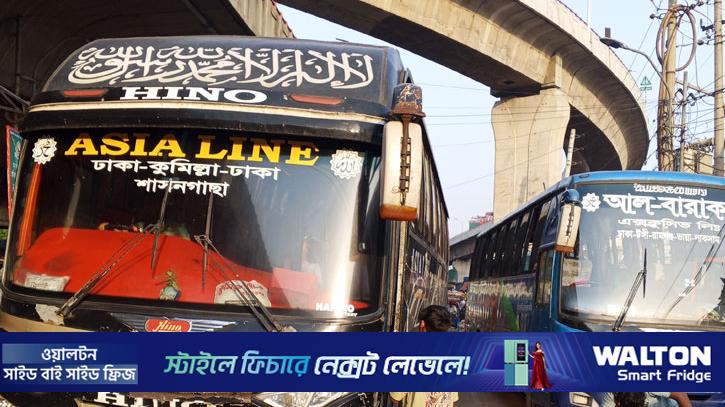 ছুটি শেষে ঢাকামুখী কর্মজীবীরা, ফিরতি যাত্রা স্বস্তিদায়ক