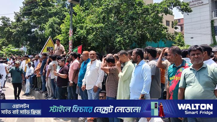 জিয়াউর রহমানের শাহাদাতবার্ষিকীতে জিয়া উদ্যানে মানুষের ঢল