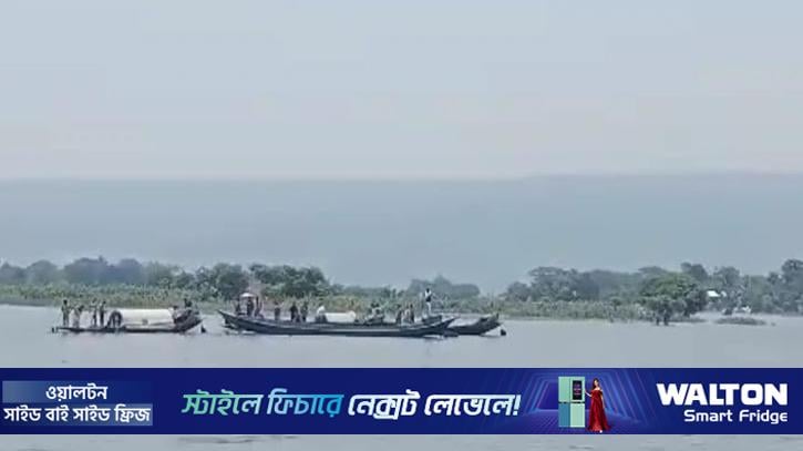 পর্যটকবাহী নৌযান থেকে নদীতে পড়ে কিশোর নিখোঁজ