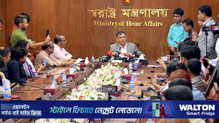 শেখ হাসিনাকে আইনিভাবে ফেরত চাই: স্বরাষ্ট্রমন্ত্রী
