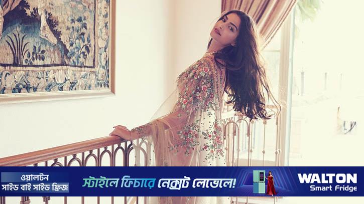 বাড়ি কিনে নতুন বিতর্কে সোনম কাপুর 